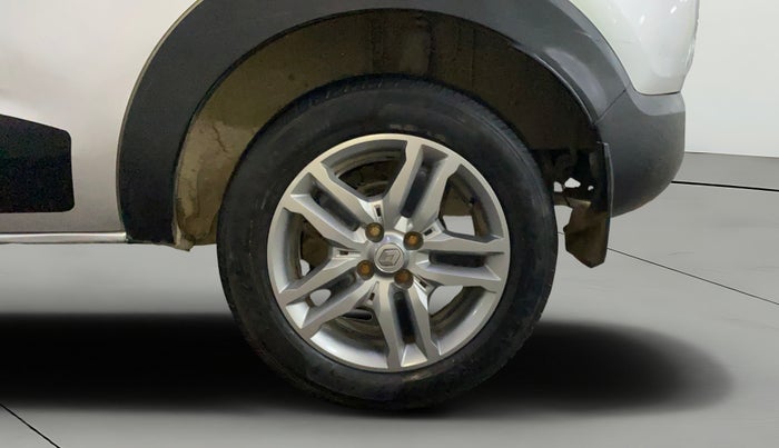 2021 Renault TRIBER RXZ, Petrol, Manual, 33,102 km, Left Rear Wheel