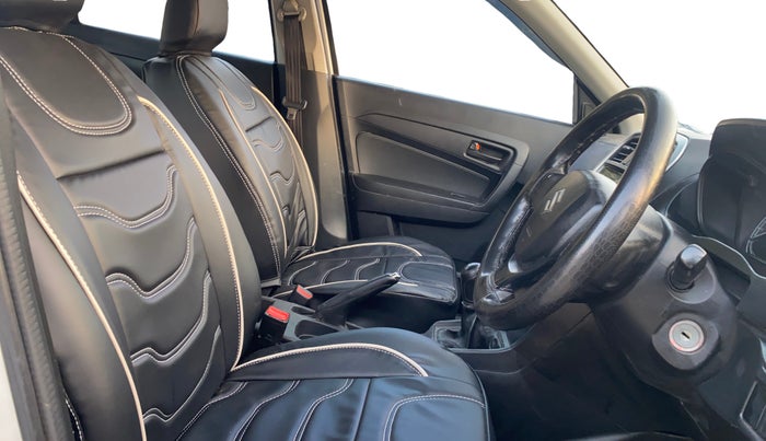 2022 Maruti Vitara Brezza LXI, Petrol, Manual, 56,114 km, Right Side Front Door Cabin