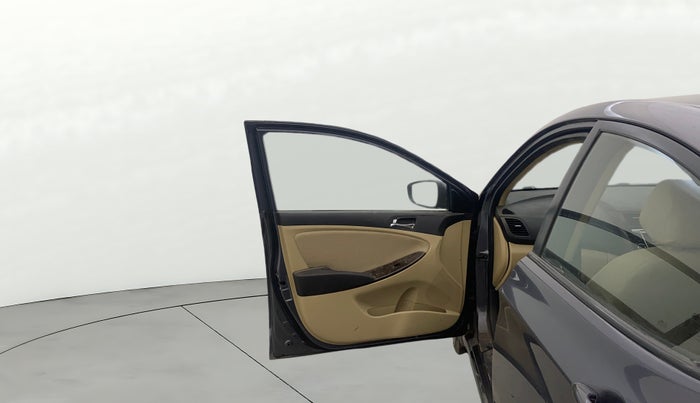 2013 Hyundai Verna FLUIDIC 1.6 VTVT SX, Petrol, Manual, 61,425 km, LHS Front Door