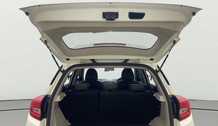 2021 Mahindra XUV300 W8 1.2 PETROL, Petrol, Manual, 80,378 km, Boot Door Open