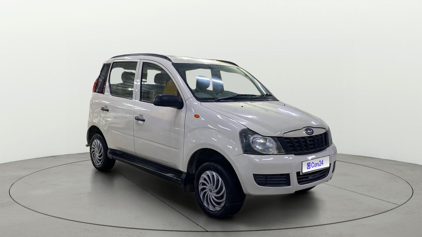 2013 Mahindra Quanto C4, Diesel, Manual, 97,159 km, Right Front Diagonal