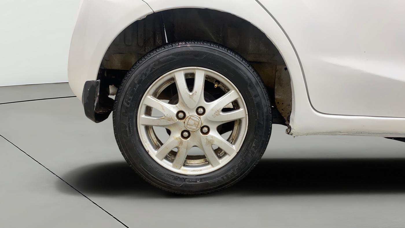 2013 Honda Brio V MT, Petrol, Manual, 1,08,343 km, Right Rear Wheel