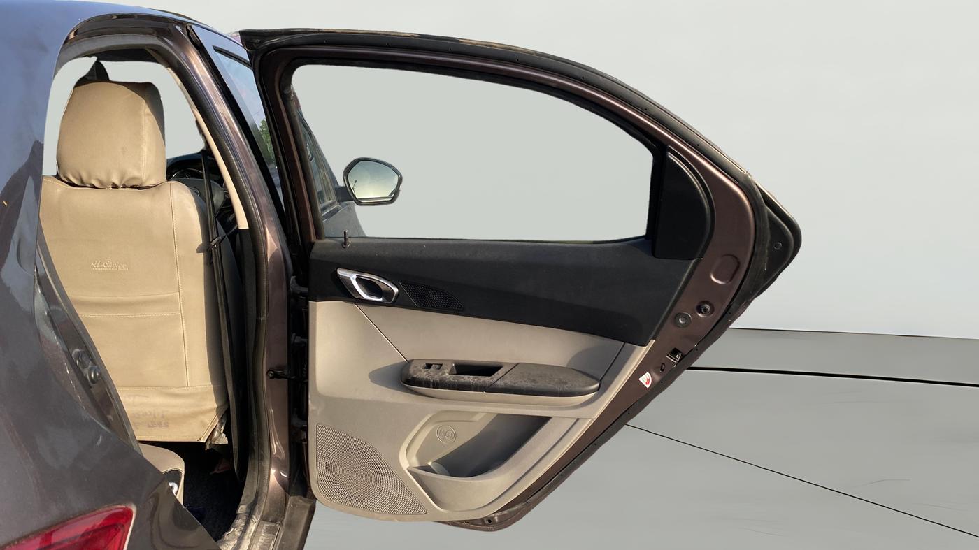 2018 Tata Tiago XZ PETROL, Petrol, Manual, 27,226 km, RHS Rear Door