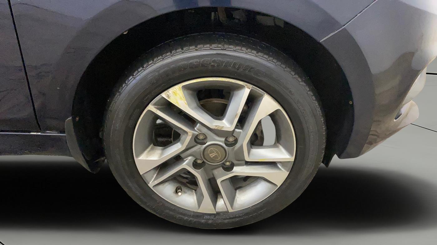 2022 Tata TIGOR XZA PLUS PETROL, Petrol, Automatic, 28,955 km, Right Front Wheel