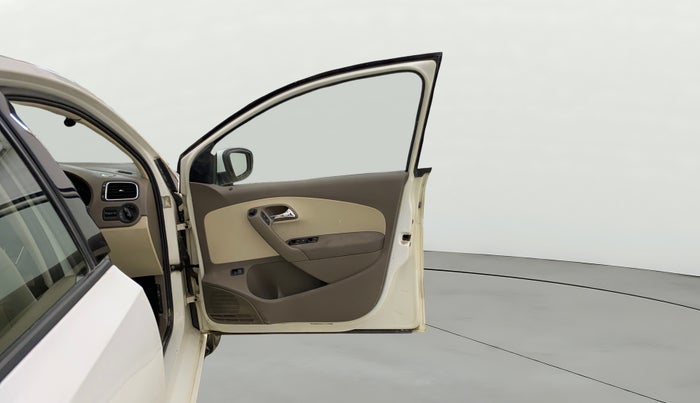 2014 Skoda Rapid AMBITION 1.6 MPI MT, Petrol, Manual, 39,036 km, RHS Front Door