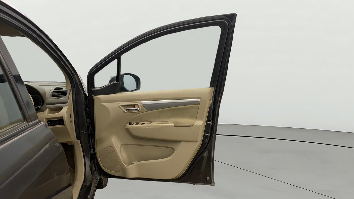 2017 Maruti Ertiga VXI, Petrol, Manual, 74,785 km, RHS Front Door