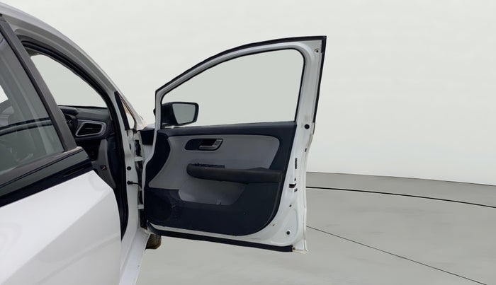 2021 Tata ALTROZ XZ PETROL, CNG, Manual, 69,986 km, RHS Front Door