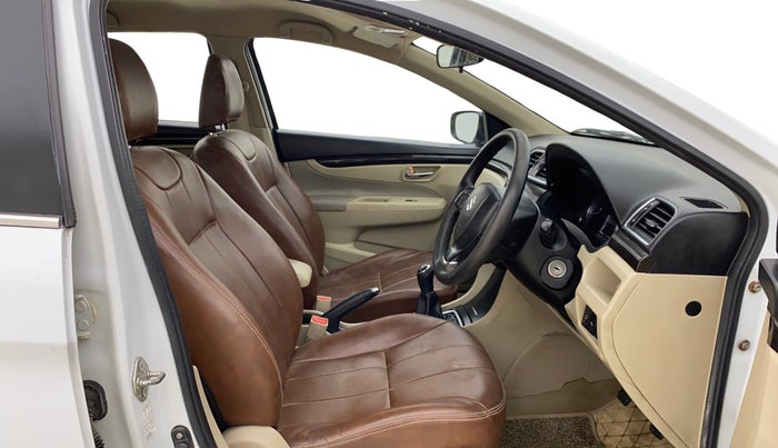 2016 Maruti Ciaz VDI+ SHVS, Diesel, Manual, 66,186 km, Right Side Front Door Cabin