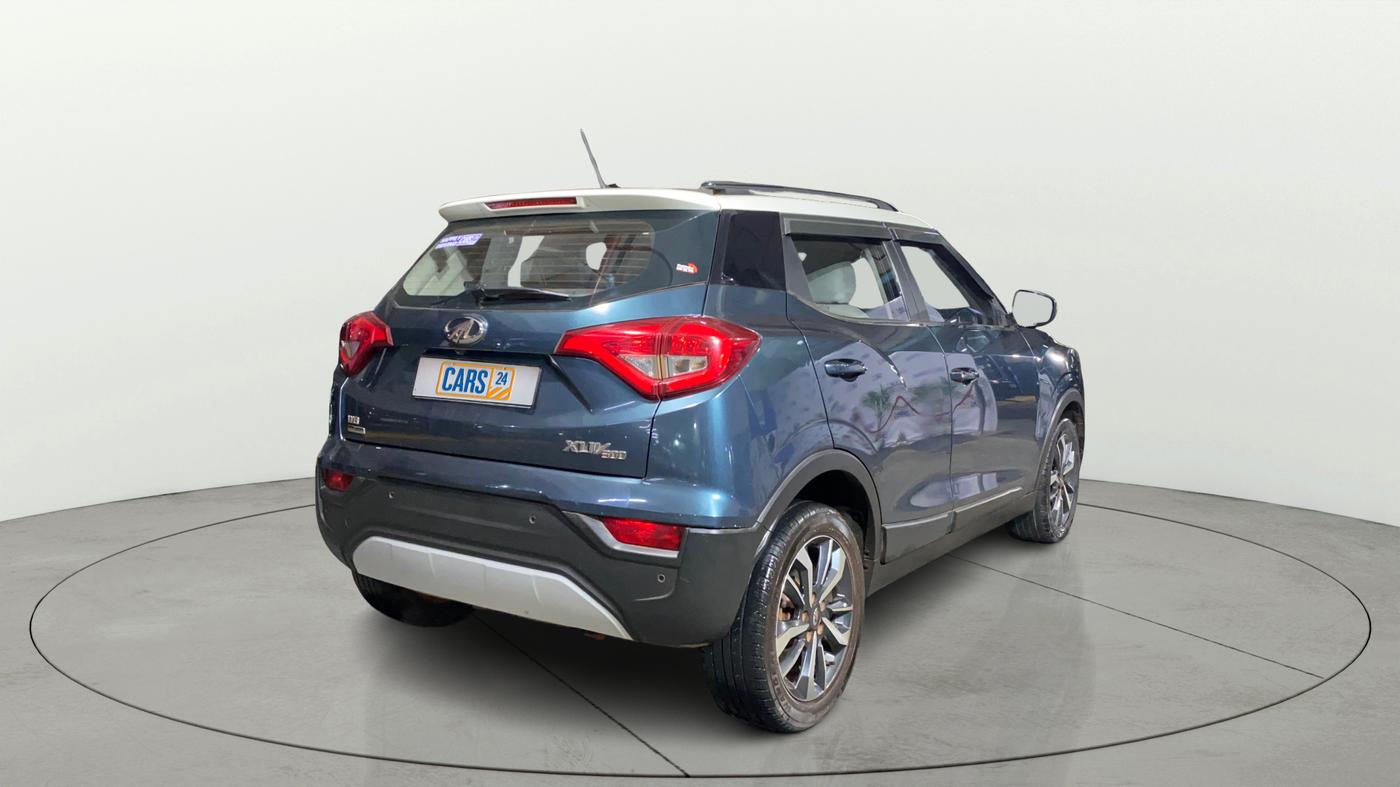 2021 Mahindra XUV300 W8 (O) 1.5 DIESEL AMT DUAL TONE, Diesel, Automatic, 43,432 km, Right Back Diagonal