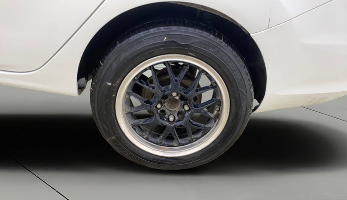 2013 Ford Fiesta STYLE DIESEL, Diesel, Manual, 1,23,128 km, Left Rear Wheel