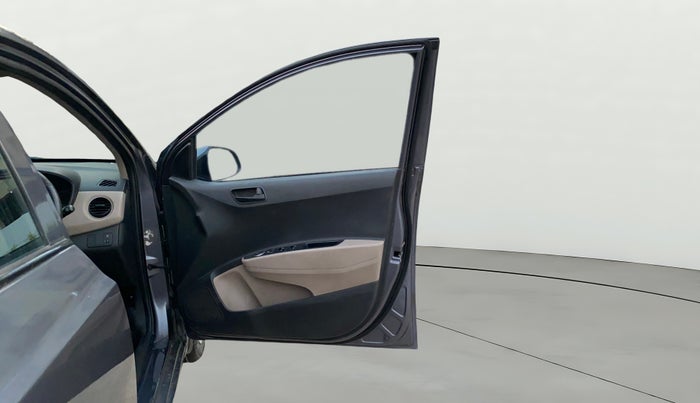 2016 Hyundai Grand i10 MAGNA 1.2 KAPPA VTVT, Petrol, Manual, 1,32,973 km, RHS Front Door