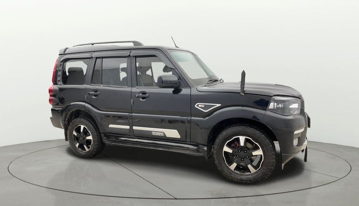 2023 Mahindra SCORPIO CLASSIC S11 7STR, Diesel, Manual, 43,948 km, Right Front Diagonal