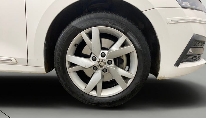 2022 Skoda Octavia STYLE 2.0, Petrol, Automatic, 47,591 km, Right Front Wheel