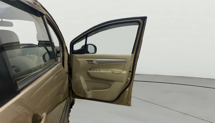 2016 Maruti Ertiga VXI, Petrol, Manual, 79,951 km, RHS Front Door