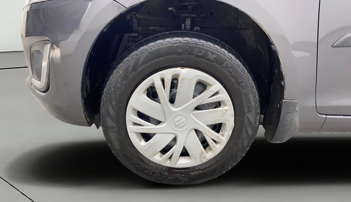 2017 Maruti Swift VDI, Diesel, Manual, 99,975 km, Left Front Wheel