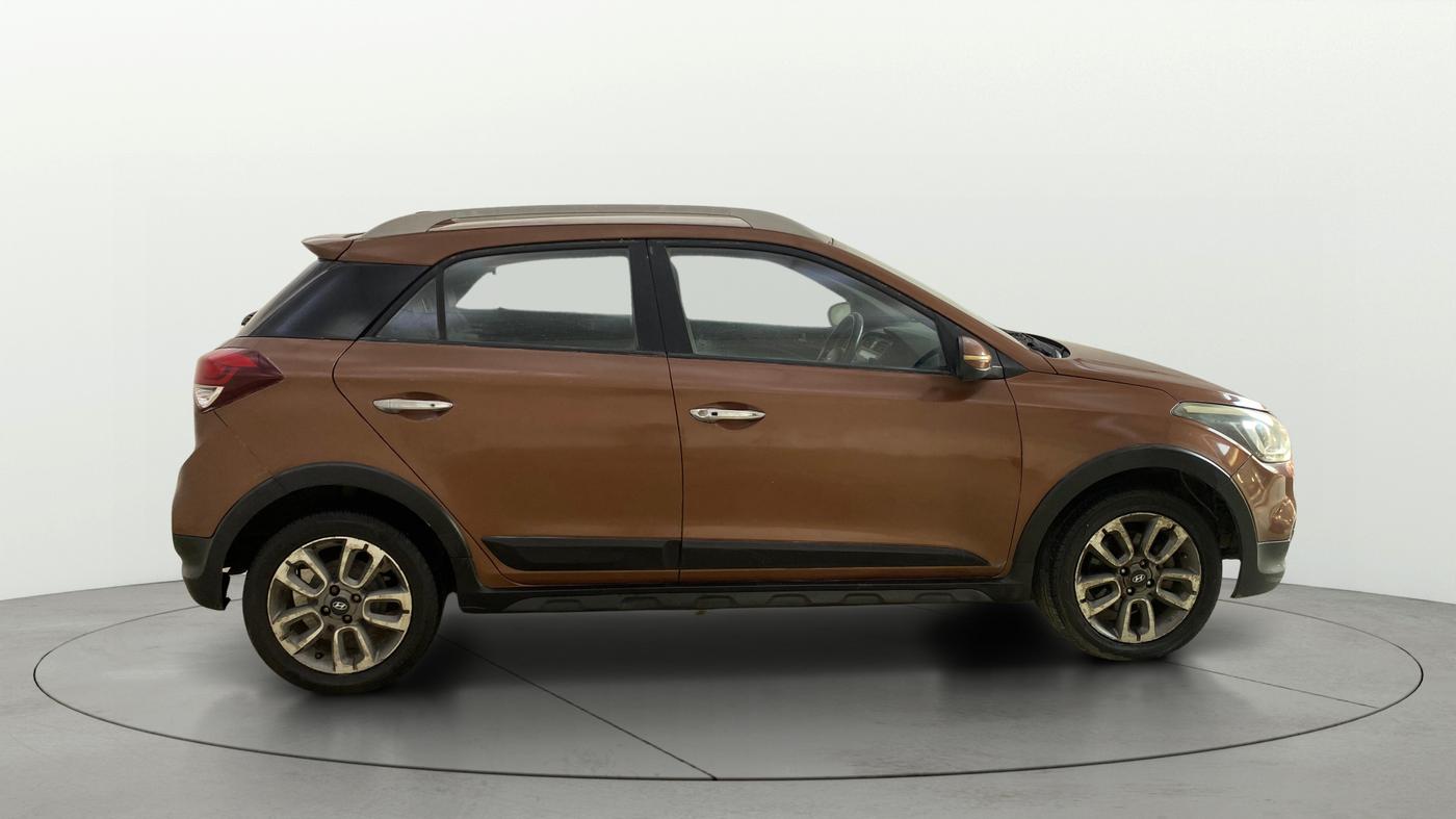 2015 Hyundai i20 Active 1.4 SX, Diesel, Manual, 1,28,412 km, Right Side View