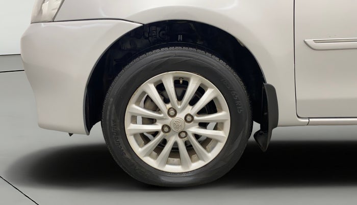 2014 Toyota Etios V, Petrol, Manual, 81,689 km, Left Front Wheel