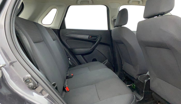 2022 Maruti Vitara Brezza LXI, Petrol, Manual, 56,119 km, Right Side Rear Door Cabin
