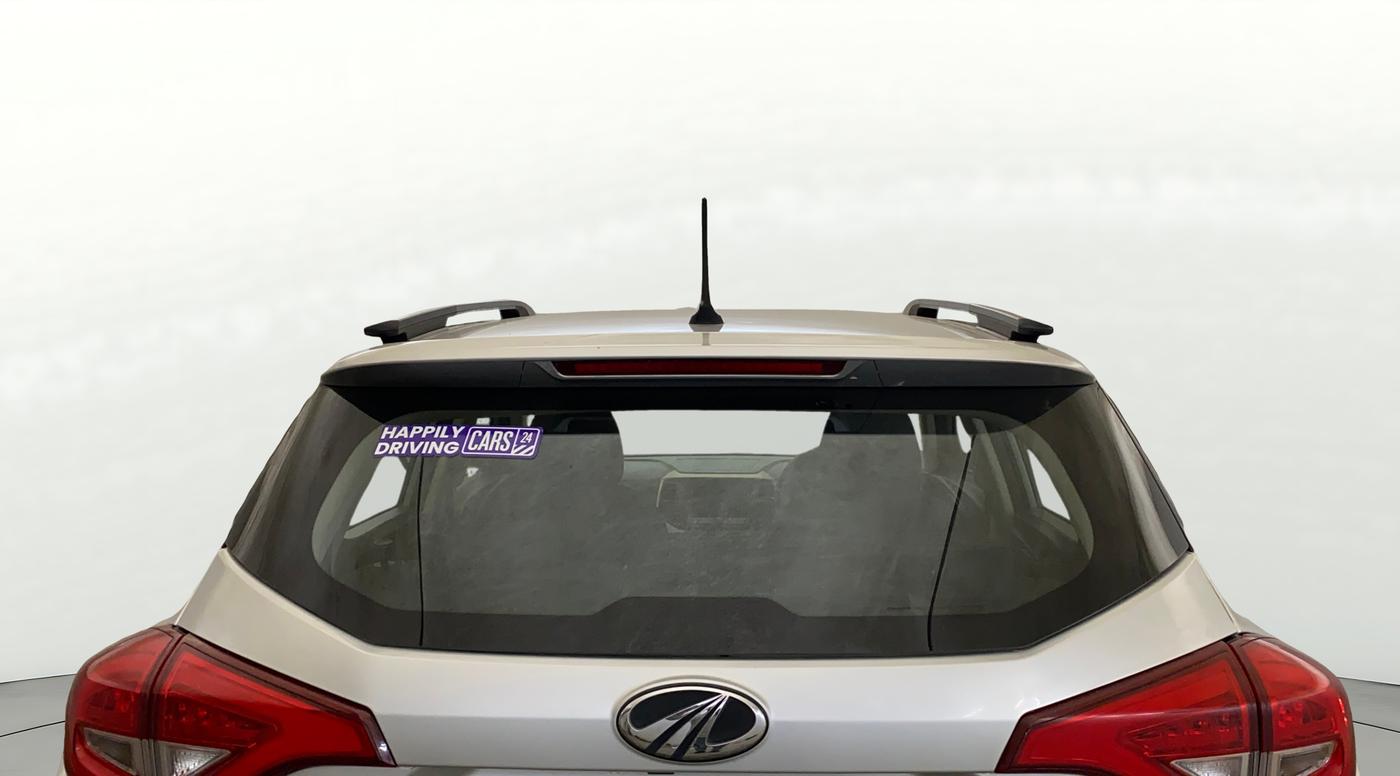 2020 Mahindra XUV300 W6 1.2 PETROL, Petrol, Manual, 1,16,712 km, Rear Windshield