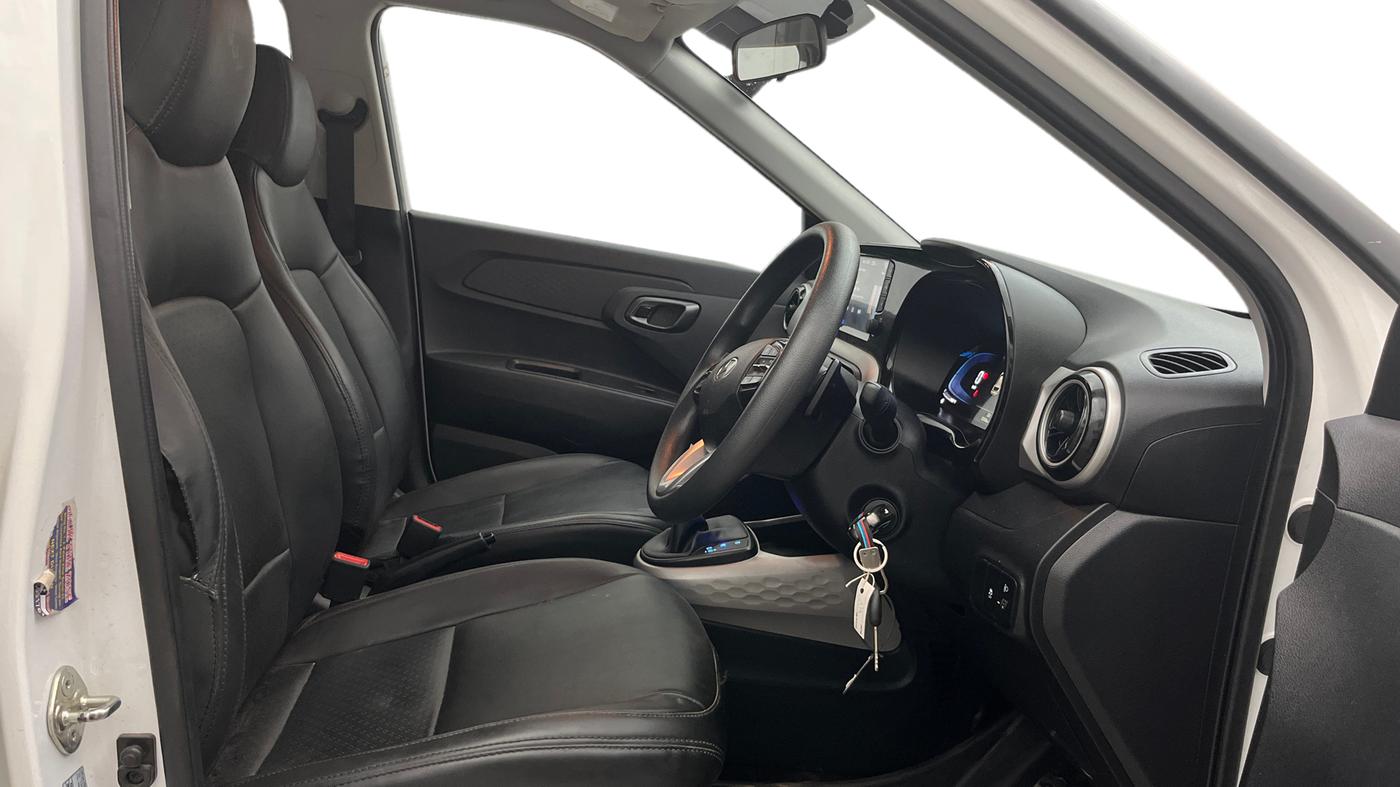 2024 Hyundai EXTER  SX 1.2 AMT, Petrol, Automatic, 13,088 km, Right Side Front Door Cabin