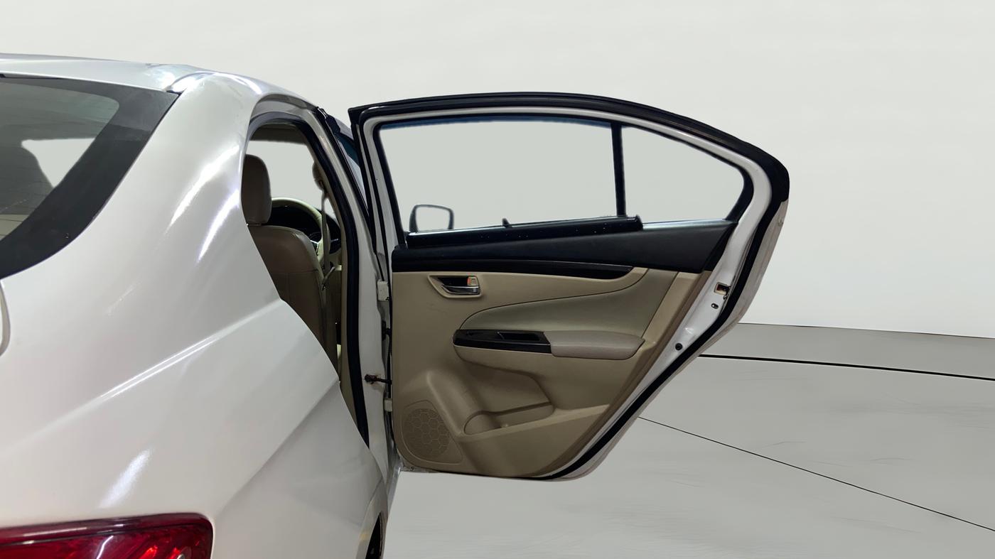 2018 Maruti Ciaz ALPHA 1.4 PETROL, CNG, Manual, 95,977 km, RHS Rear Door