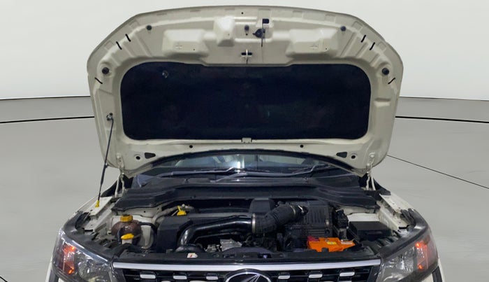 2021 Mahindra XUV300 W6 1.5 DIESEL AMT, Diesel, Automatic, 94,572 km, Open Bonet