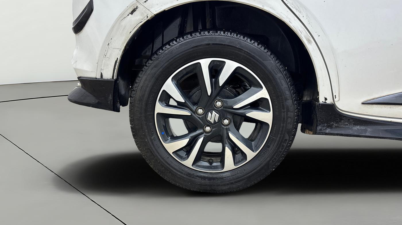 2024 Maruti Swift ZXi Plus, Petrol, Manual, 47,222 km, Right Rear Wheel