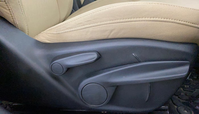 2019 Jeep Compass LONGITUDE (O) 1.4 PETROL AT, Petrol, Automatic, 52,349 km, Driver Side Adjustment Panel