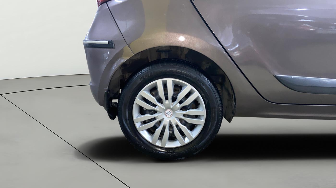 2017 Tata Tiago XT DIESEL, Diesel, Manual, 73,406 km, Right Rear Wheel