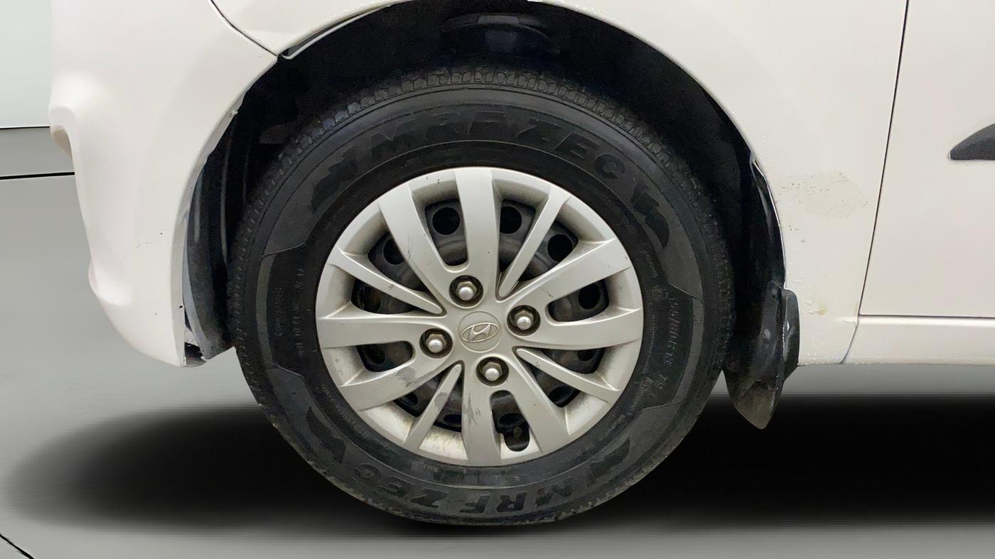 2014 Hyundai i10 SPORTZ 1.1, Petrol, Manual, 20,334 km, Left Front Wheel