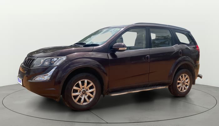 2015 Mahindra XUV500 W10, Diesel, Manual, 80,870 km, Left Front Diagonal