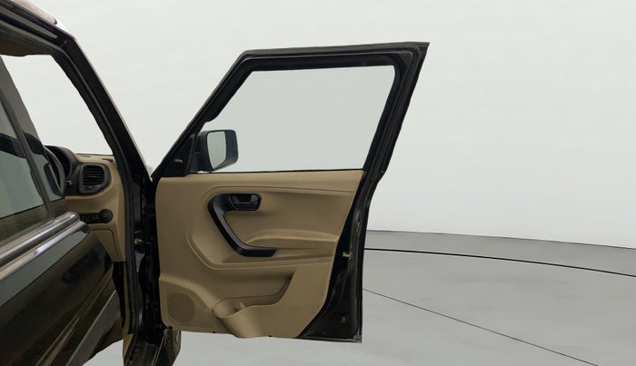 2023 Mahindra BOLERO NEO N 4, Diesel, Manual, 52,250 km, RHS Front Door