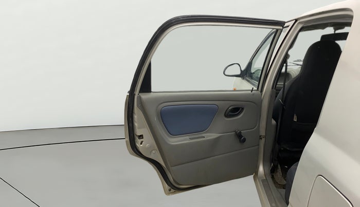 2014 Maruti Alto K10 VXI, Petrol, Manual, 13,152 km, LHS Rear Door