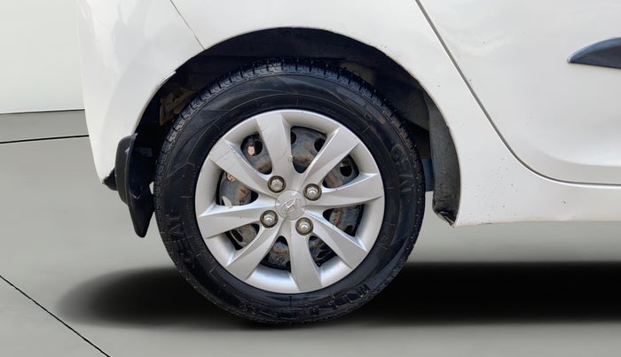 2013 Hyundai Eon MAGNA +, Petrol, Manual, 40,001 km, Right Rear Wheel