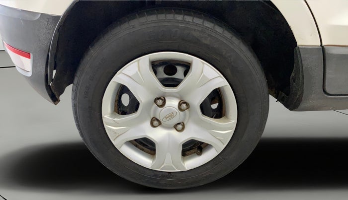 2014 Ford Ecosport AMBIENTE 1.5L PETROL, Petrol, Manual, 1,44,750 km, Right Rear Wheel