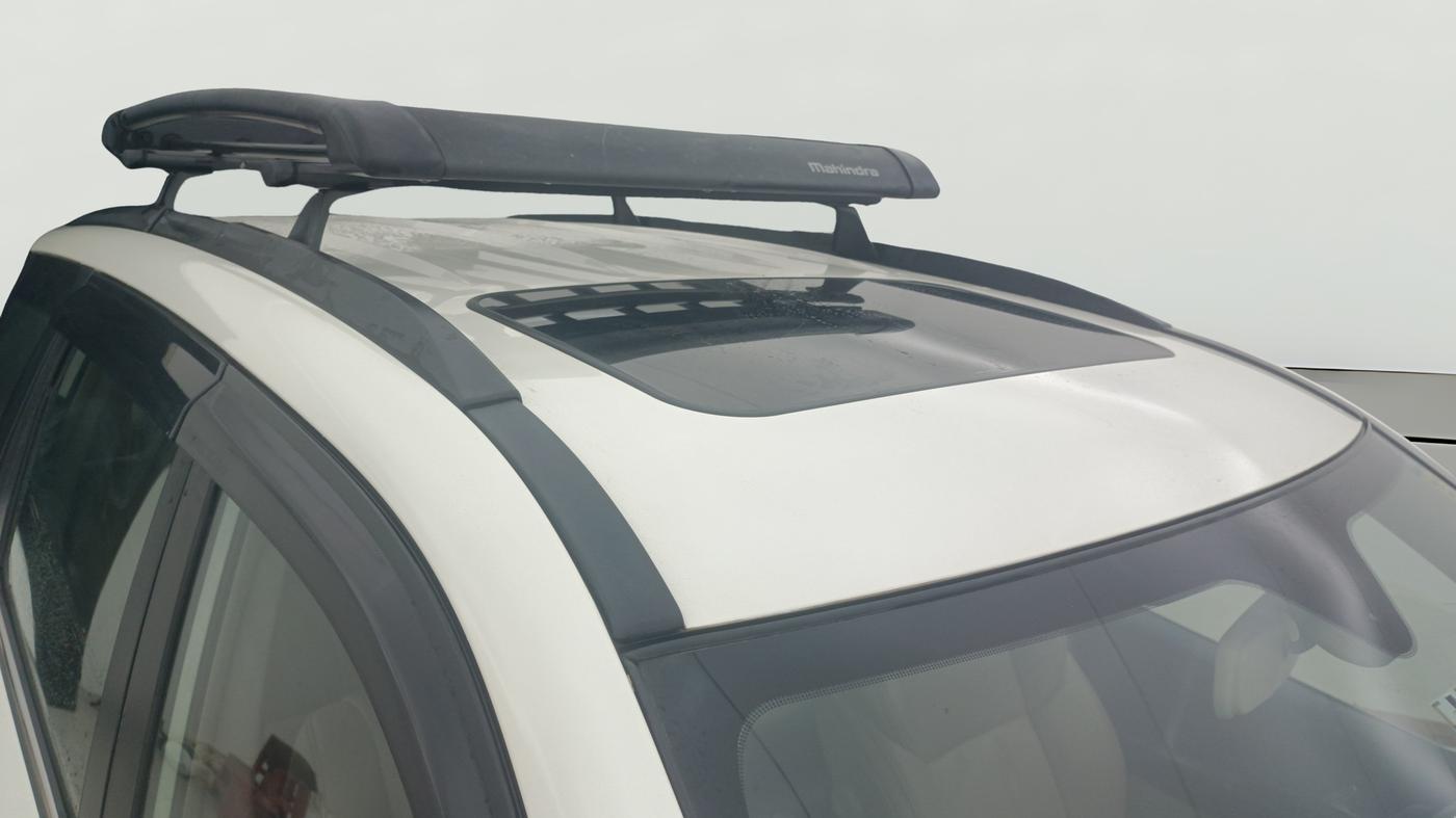 2017 Mahindra XUV500 W10 AT, Diesel, Automatic, 69,270 km, Roof