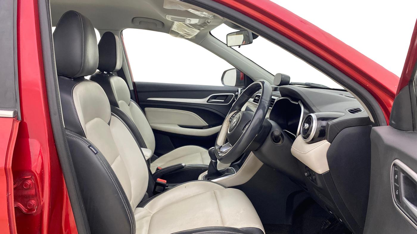2022 MG ASTOR SMART EX 1.5 MT, Petrol, Manual, 45,639 km, Right Side Front Door Cabin