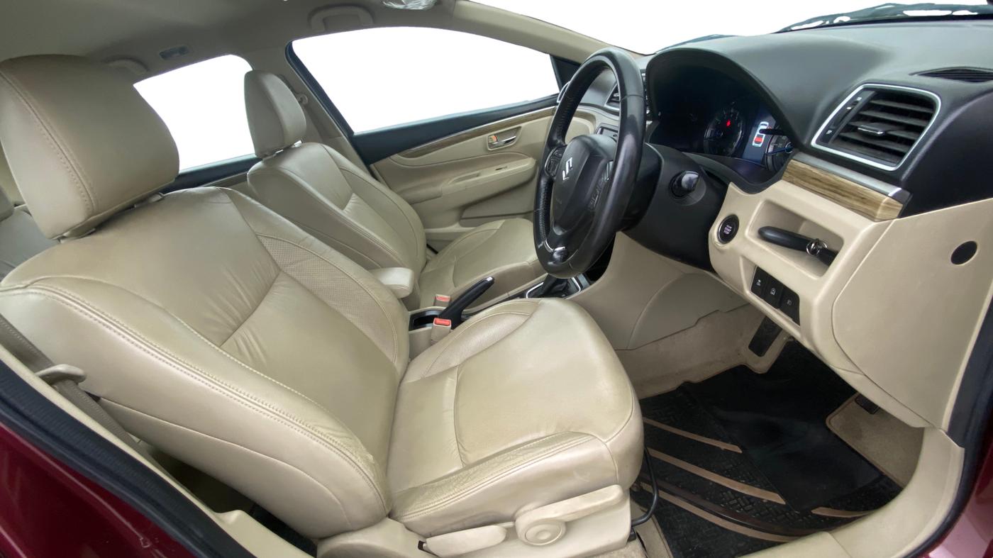 2020 Maruti Ciaz ALPHA  AT 1.5 SHVS PETROL, Petrol, Automatic, 79,719 km, Right Side Front Door Cabin