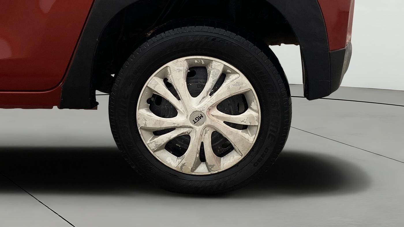 2018 Mahindra KUV 100 NXT K2 P 6 STR, Petrol, Manual, 55,096 km, Left Rear Wheel