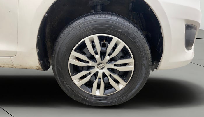 2014 Maruti Swift Dzire VXI, Petrol, Manual, 1,12,388 km, Right Front Wheel