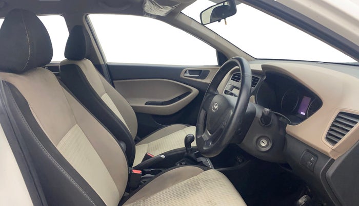 2018 Hyundai Elite i20 MAGNA EXECUTIVE 1.2, Petrol, Manual, 66,903 km, Right Side Front Door Cabin