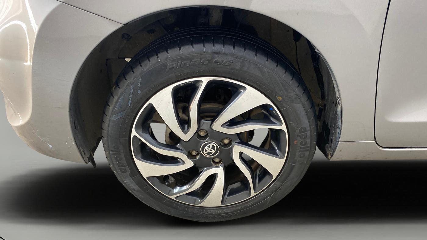 2020 Toyota Glanza V, Petrol, Manual, 43,323 km, Left Front Wheel