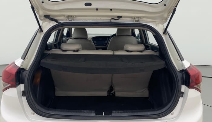 2016 Hyundai Elite i20 ASTA 1.2 (O), Petrol, Manual, 1,12,943 km, Boot Open Zoomed View