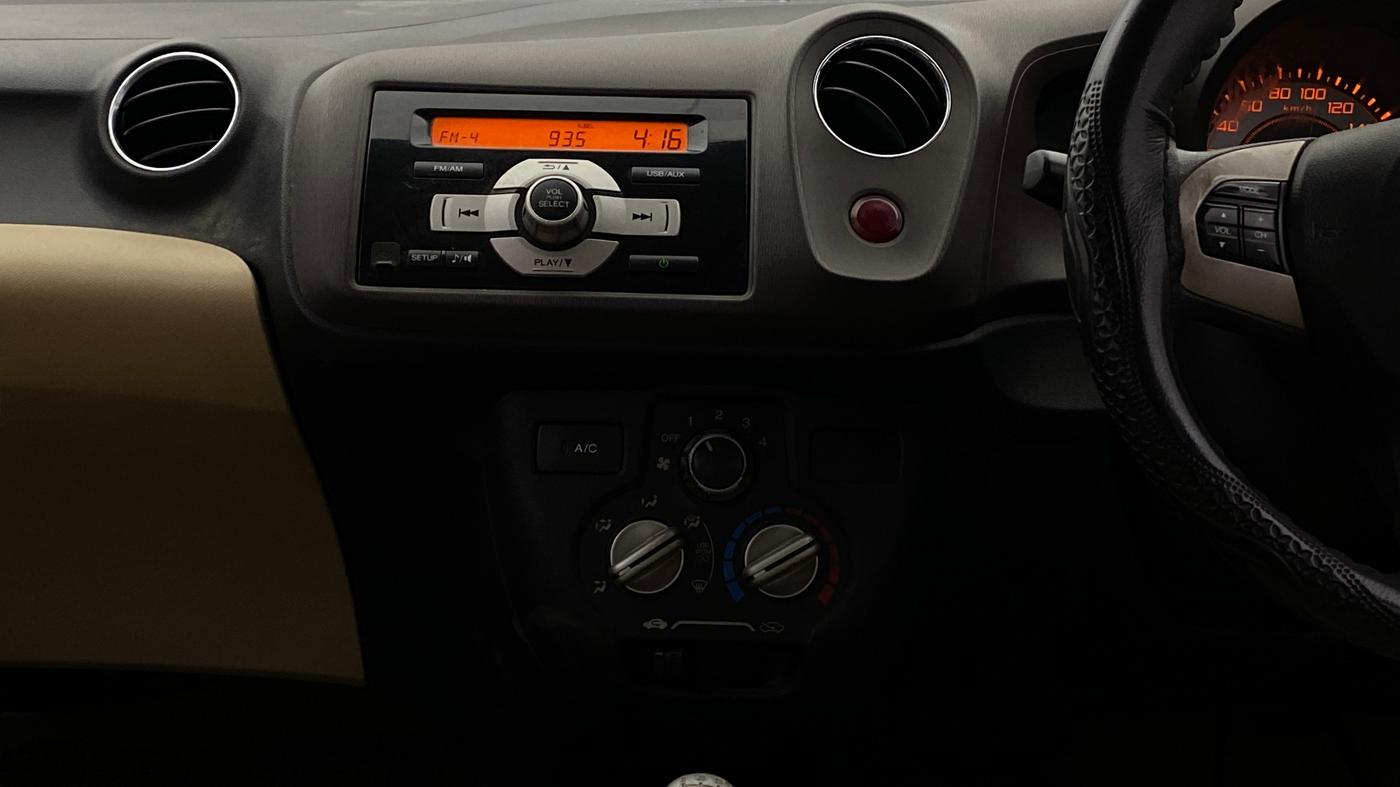 2013 Honda Brio S MT, Petrol, Manual, 1,26,760 km, Air Conditioner
