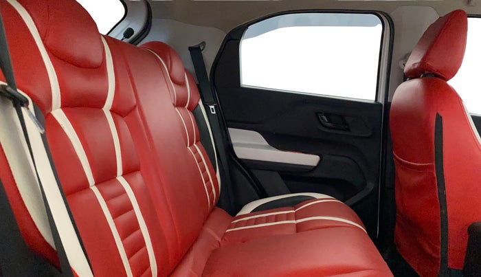 2022 Tata PUNCH ACCOMPLISHED MT, CNG, Manual, 74,630 km, Right Side Rear Door Cabin