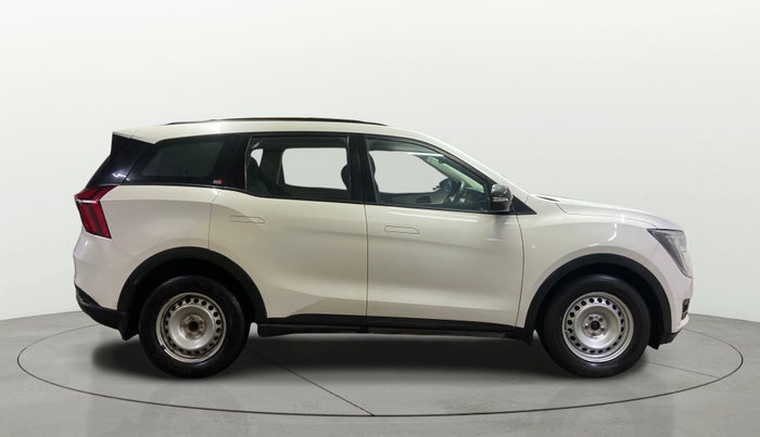 2023 Mahindra XUV700 MX P MT 5 STR, Petrol, Manual, 55,482 km, Right Side View