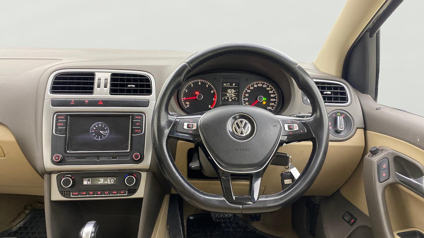 2017 Volkswagen Vento HIGHLINE PLUS 1.2 AT 16 ALLOY, Petrol, Automatic, 75,479 km, Steering Wheel Close Up