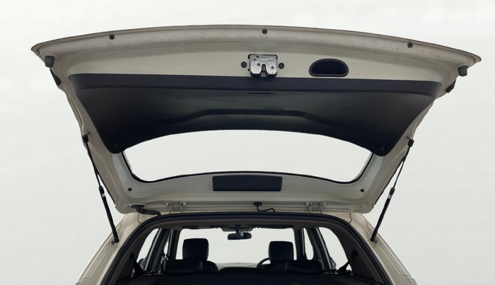 2016 Hyundai Creta SX PLUS 1.6 PETROL, Petrol, Manual, 57,615 km, Boot Door Open