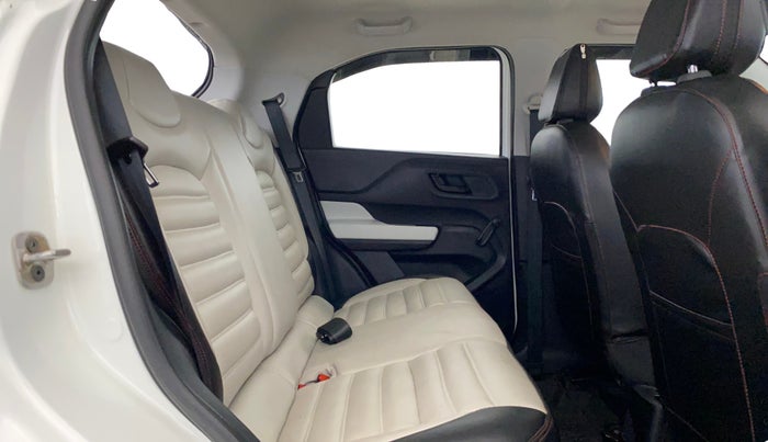 2023 Tata PUNCH PURE MT, Petrol, Manual, 25,989 km, Right Side Rear Door Cabin
