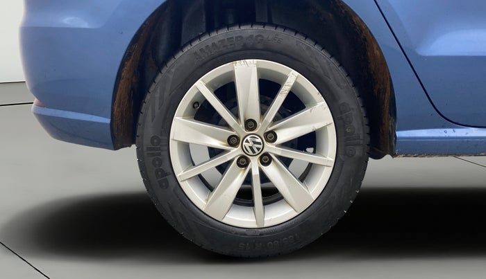 2016 Volkswagen Ameo HIGHLINE1.5L, Diesel, Manual, 1,02,971 km, Right Rear Wheel